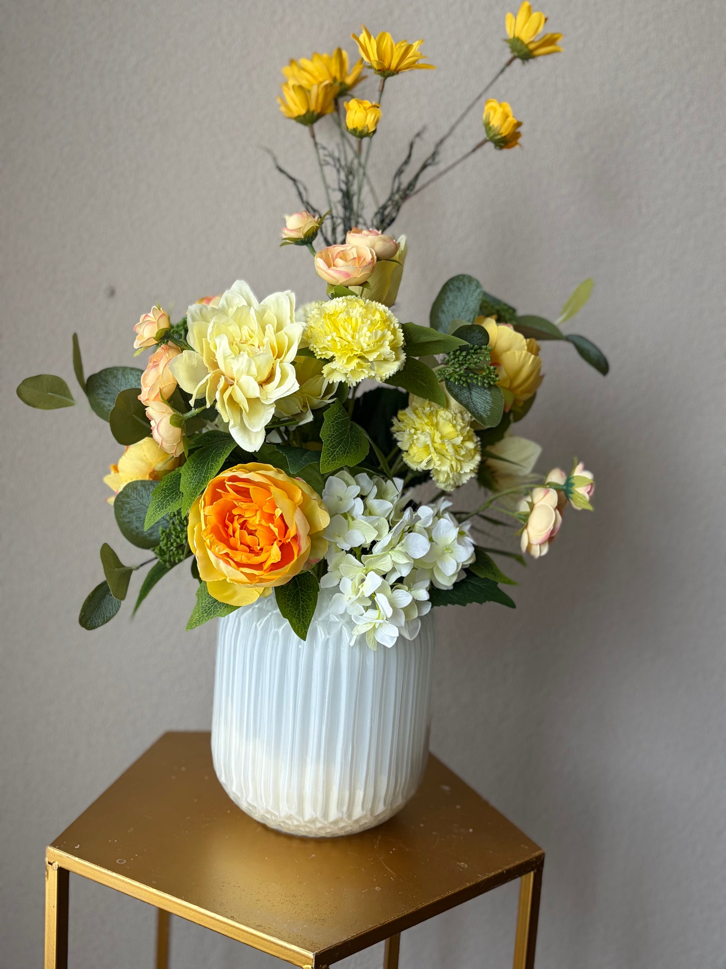 Witte pot opmaak geel